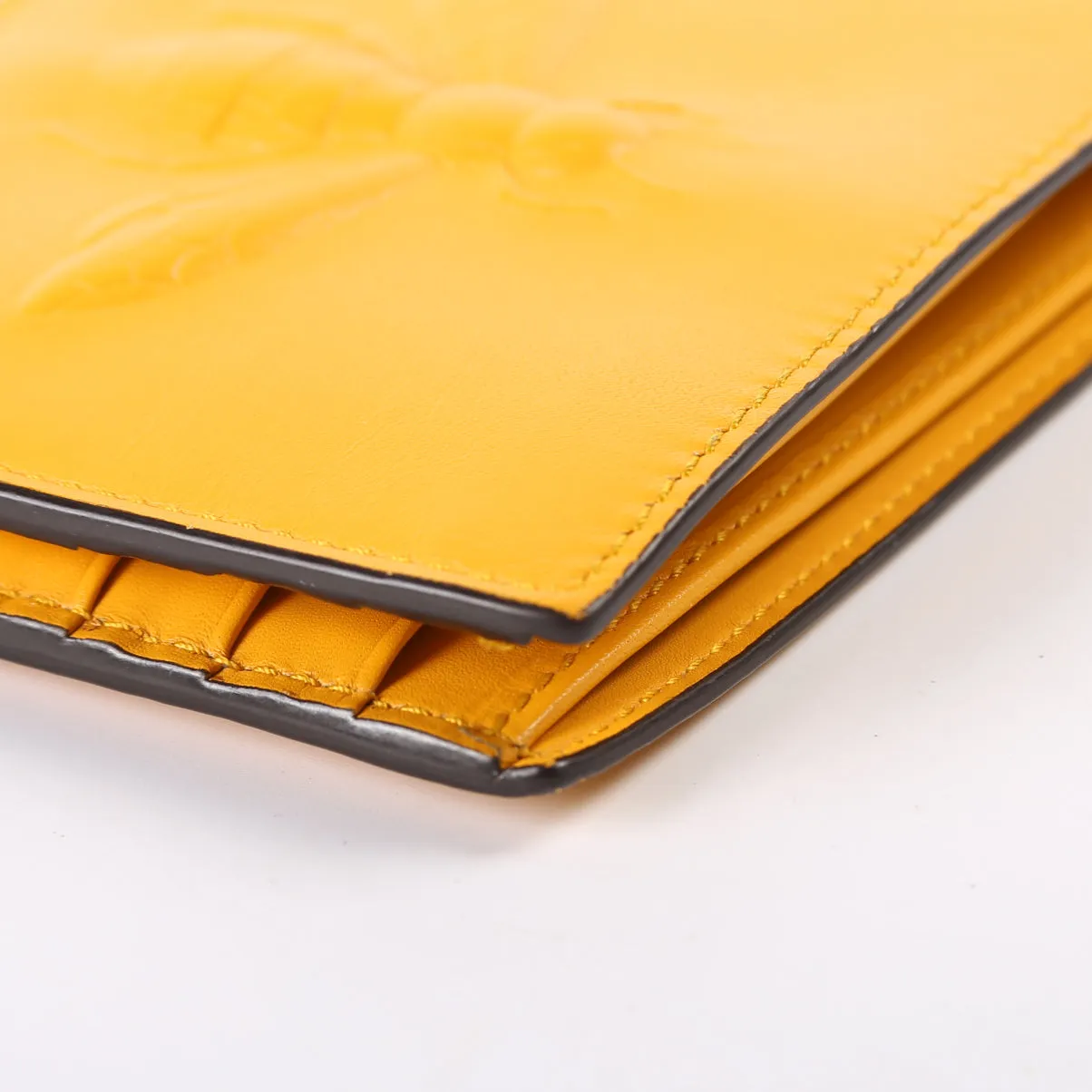 451179 Leather Bee Bifold Yellow