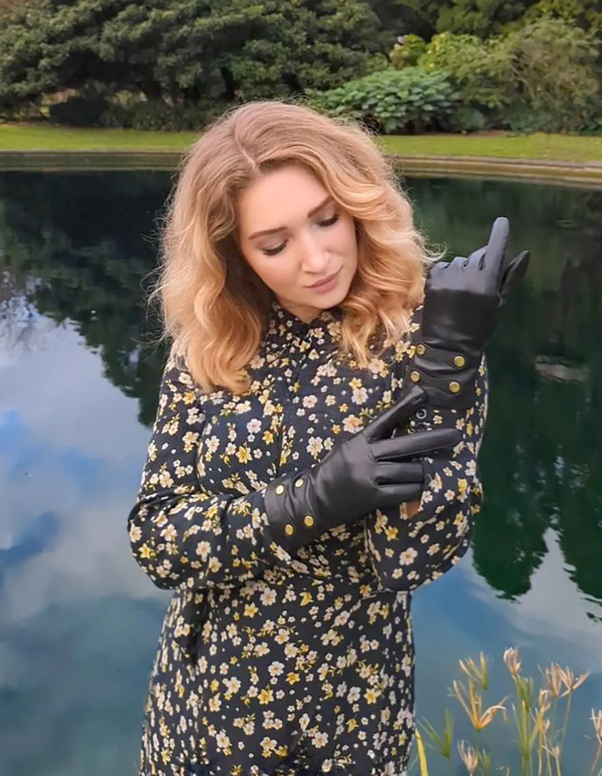 Dents Womens Leather Gloves with Gold Buttons - Black