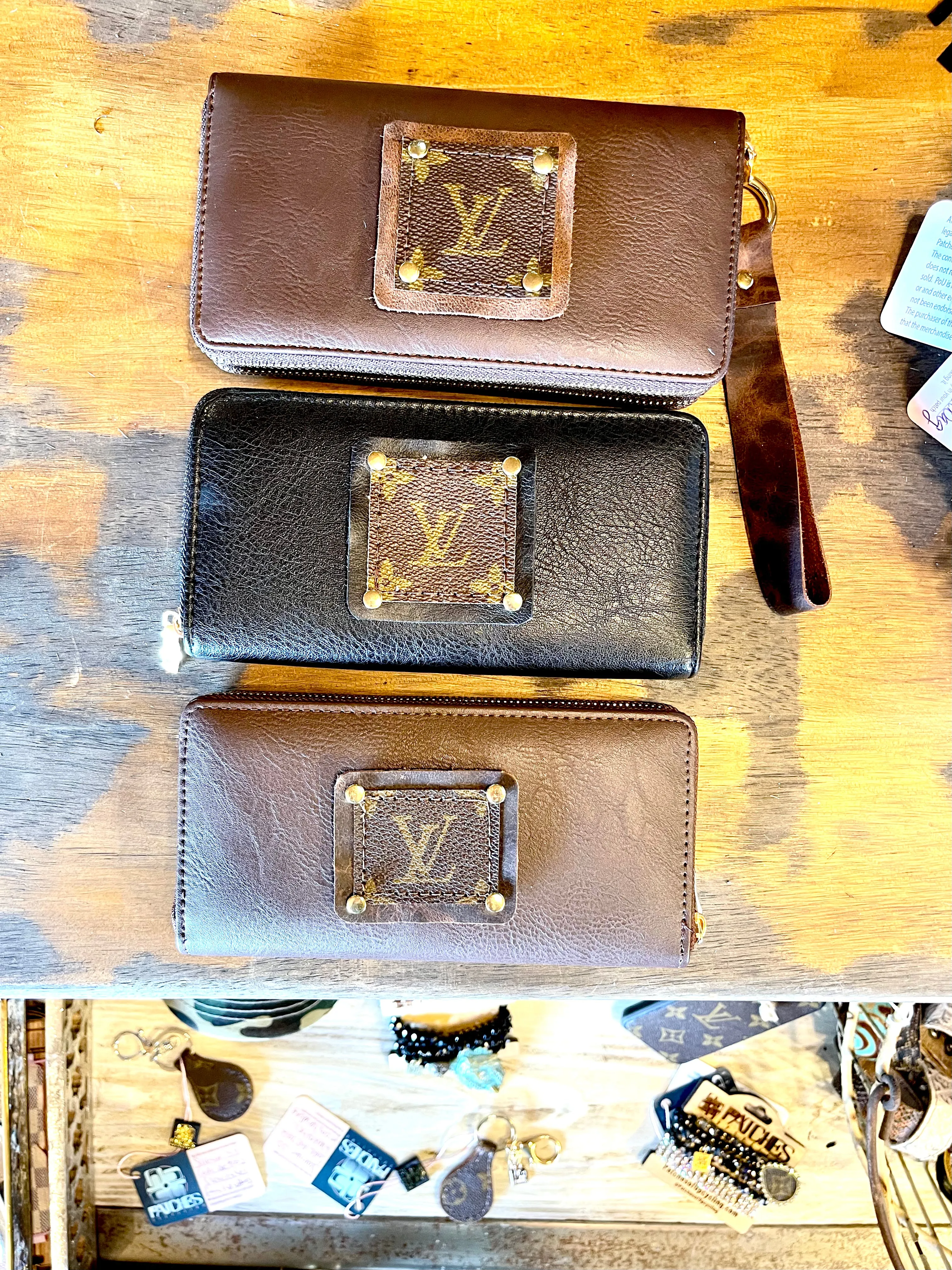 Double Wristlet Wallet Brown (brown patch, gold hardware)
